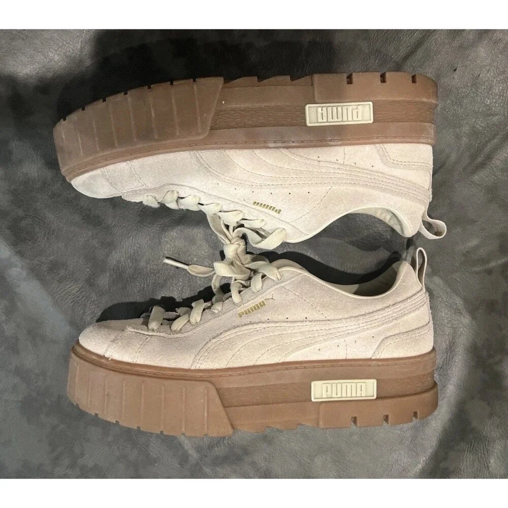 Puma Suede Platform sneakers Beige Sz 9.5 Y2K Fashion Athletic Cozy neutral